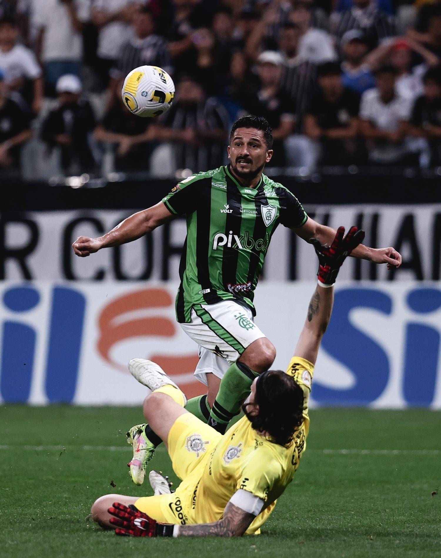 不蒸包子争口气,董路分析李铁