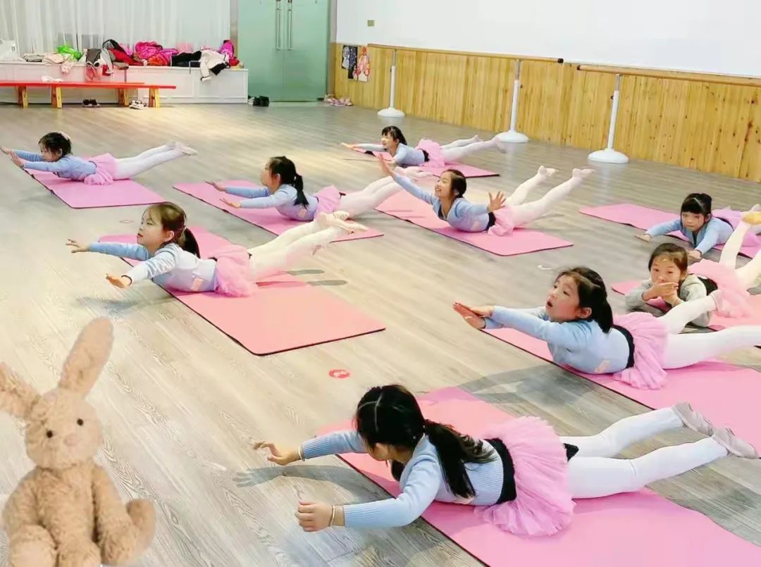 舞蹈能让小孩磨练自己,舞蹈给予孩子足够强大的气场