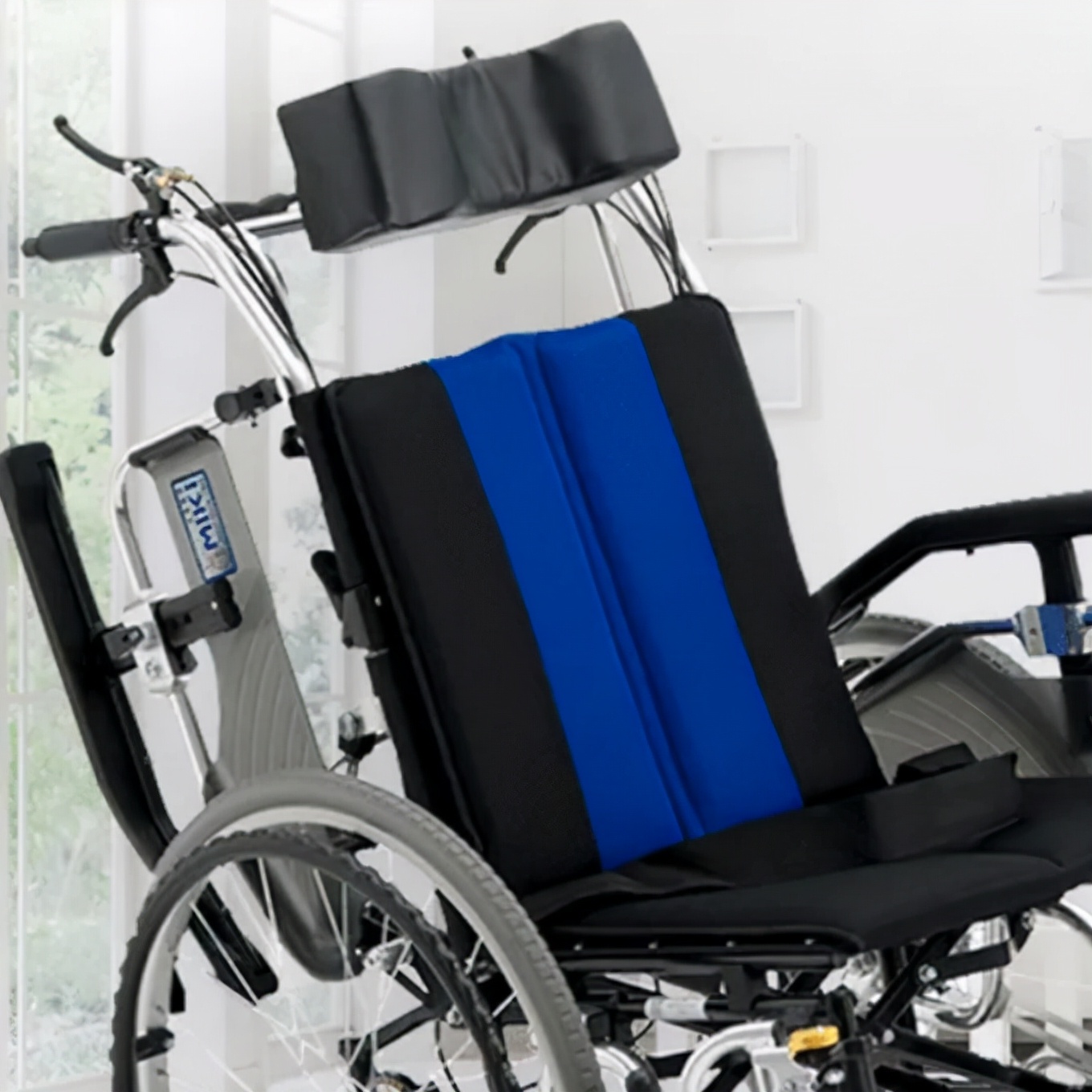 老年人专用轮椅怎么挑选,如何给老人挑选手动轮椅