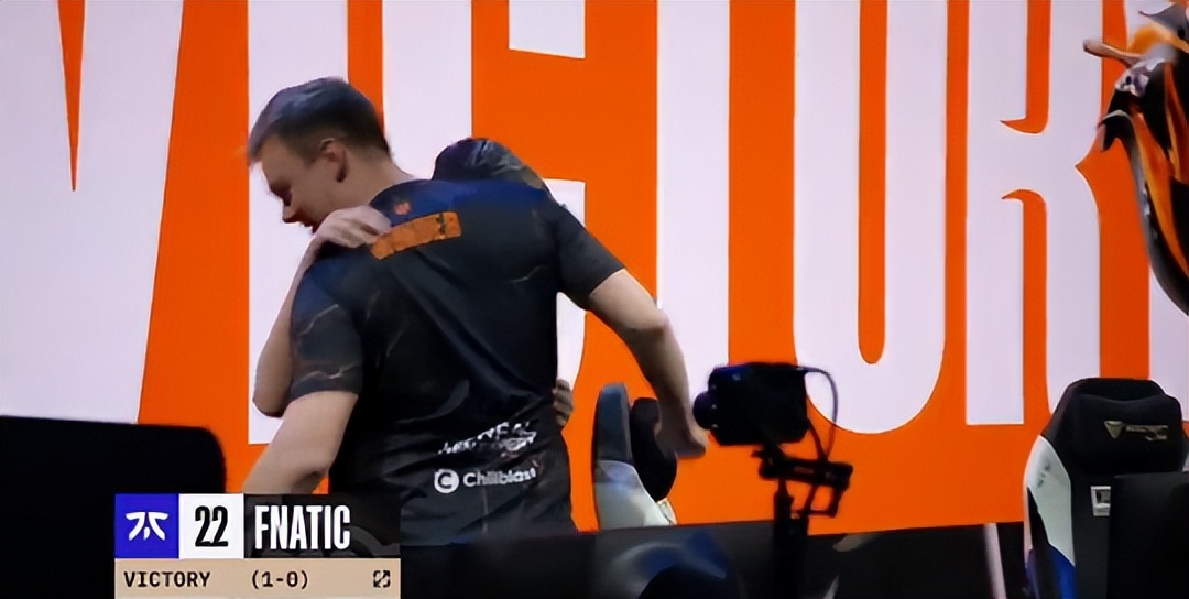 谁都打不过？100T输给“海鲜队”，S12小组赛首日LCS全军覆没