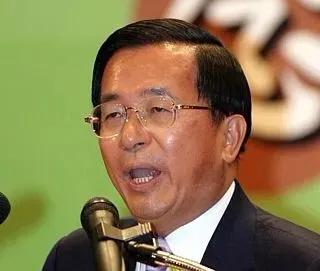 被逼下台，台湾领导人陈水扁的贪污，暴露了怎样弊端？