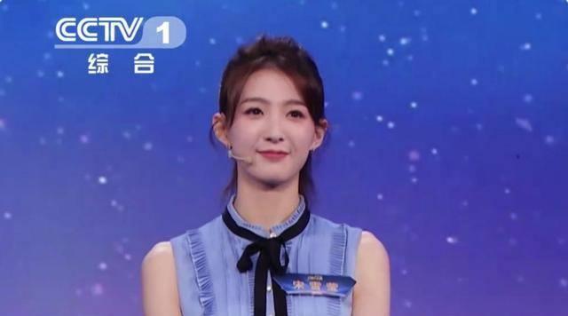 超级名模登场,超级漂亮主持人