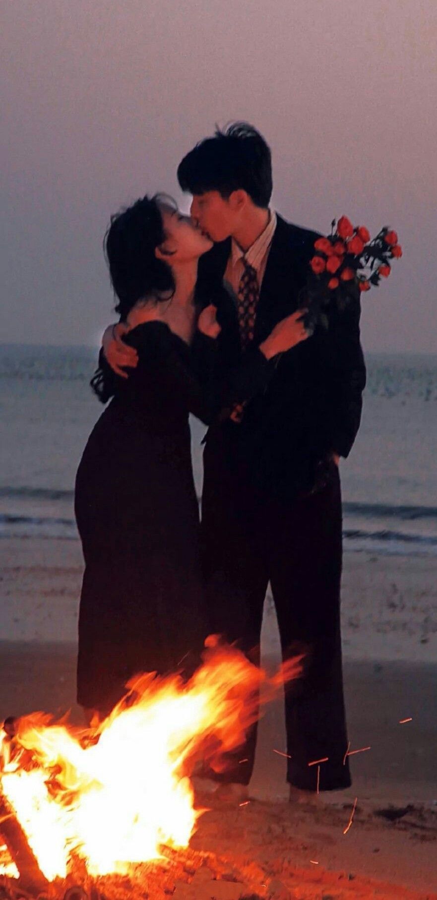 微信聊天背景图情侣海边背影,微信聊天背景图情侣专用一对