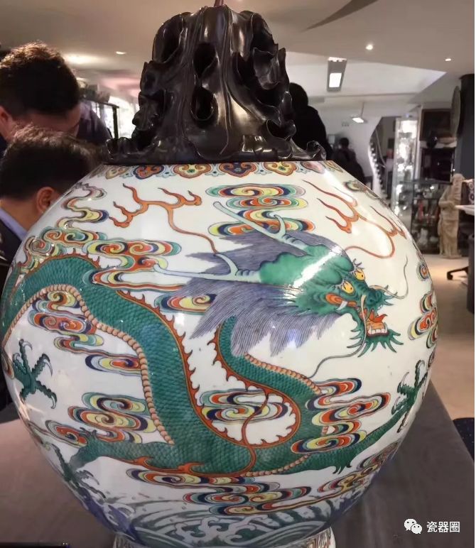 大清嘉庆香草龙纹官窑盘,清三代瓷器龙纹特征