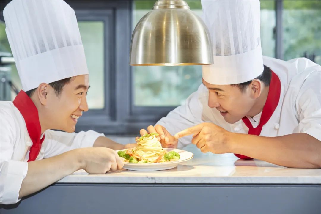 后厨水龙头为什么一直打开,饭店后厨为什么水龙头要一直开