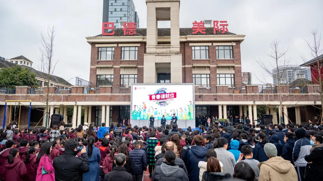 开学啦听听新生的感受,开学了看一下宿舍的环境