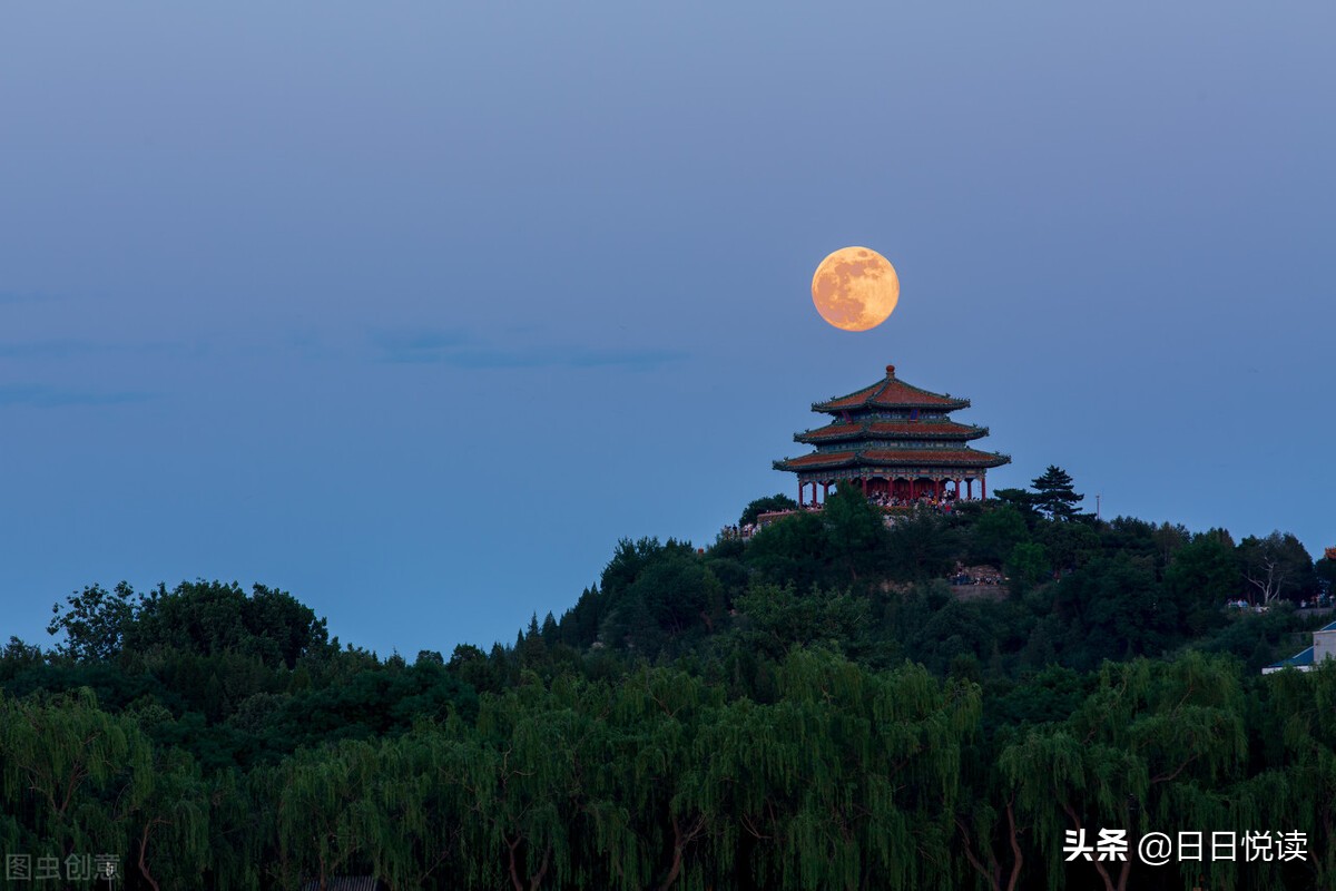 诗歌中月亮代表什么,中外文学中的月亮形象有什么区别