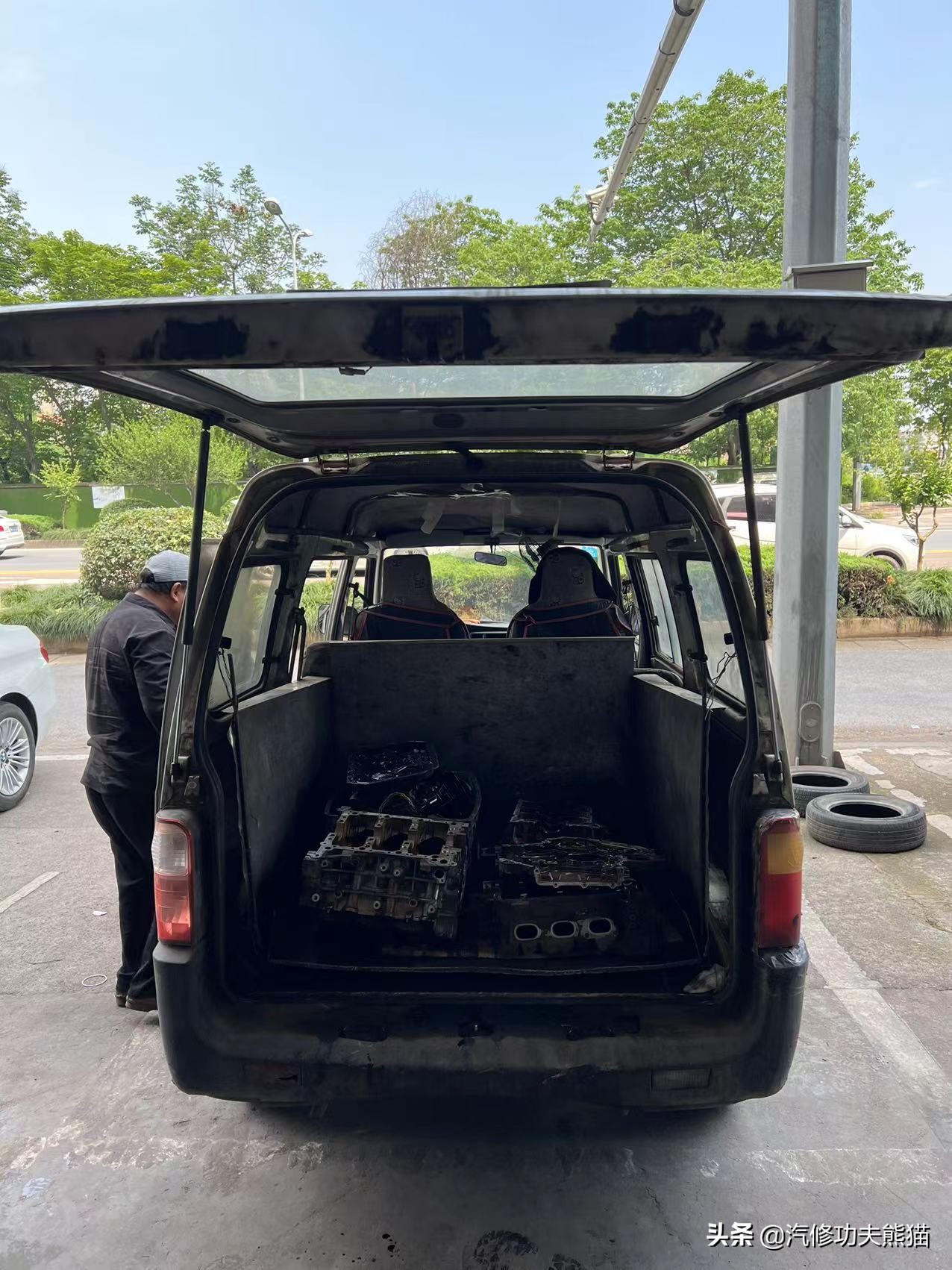 奥迪a6五百块钱,奥迪a65000公里烧一升机油维修