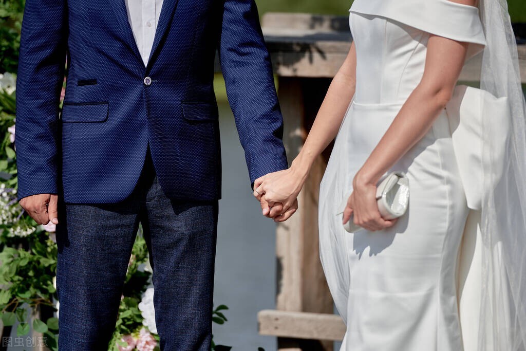 丈母娘嫌女婿矮完整版,丈母娘身高低影响下一代吗