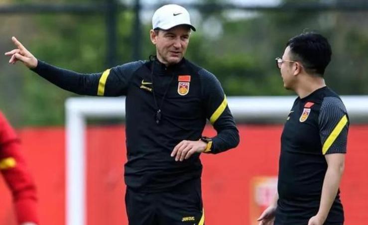 扬科维奇国足目前走在正确道路上,国足新帅扬科维奇冲击世界杯