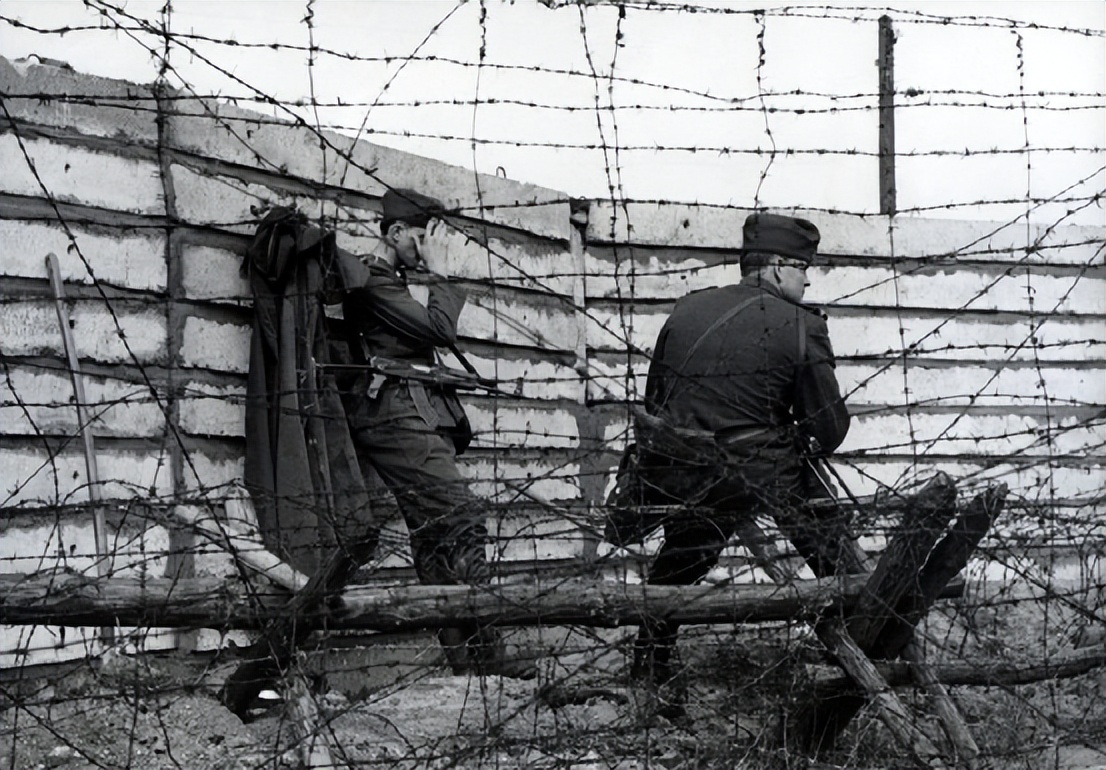 刚刚进队伍的新兵发武器吗,刚入伍的都配发什么枪