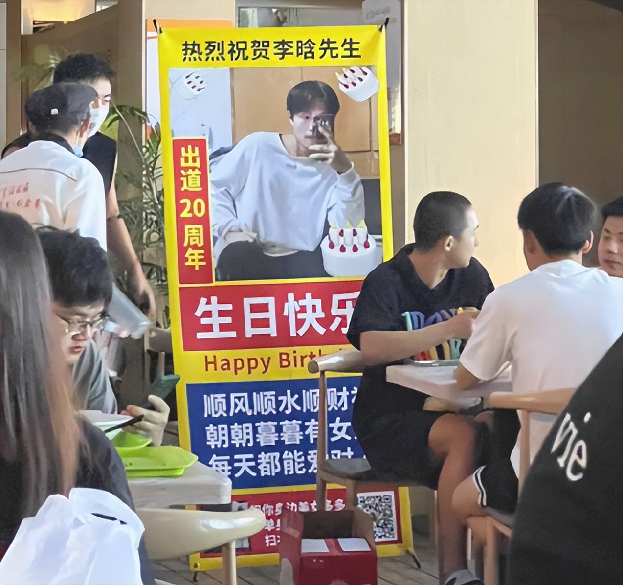 大学生的社死现场有多尴尬？只有室友速度快，尴尬的就是我