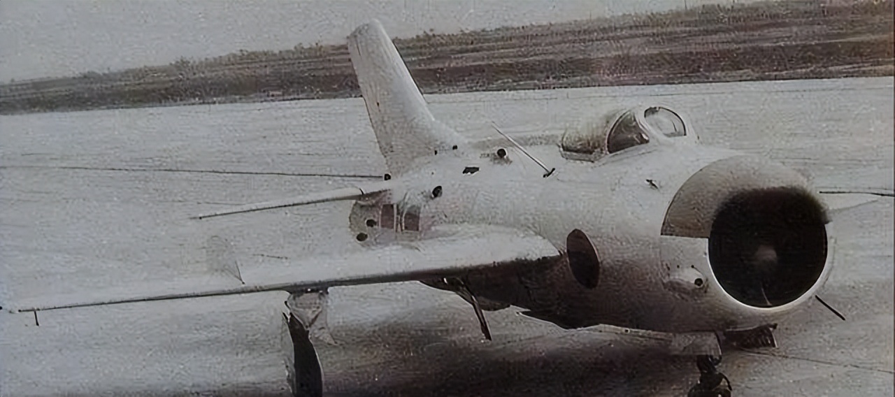 79年埃及购买中国50架歼6，竟嫌性能落后不愿给钱，穆巴拉克解围