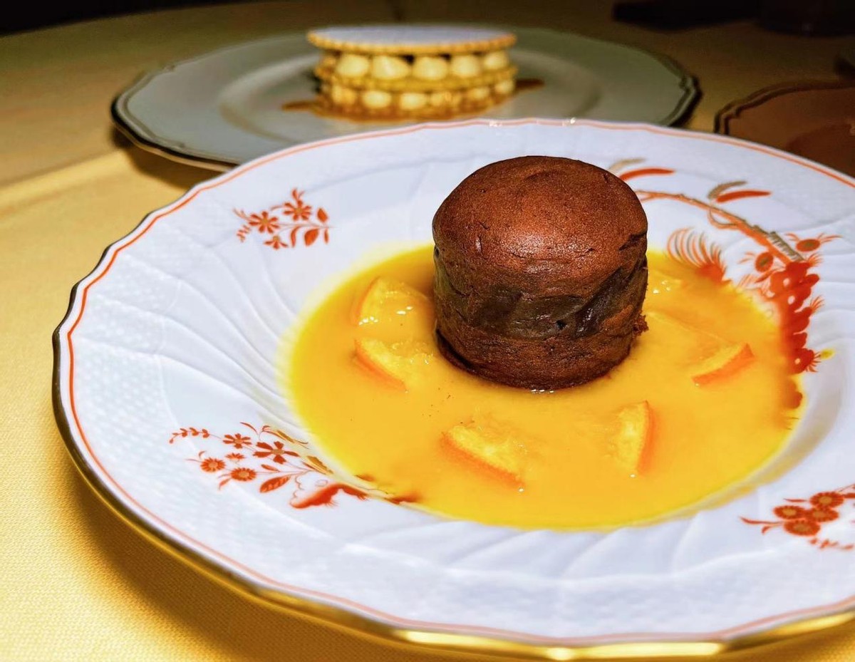 中国第一家真正意义上的主题酒店,中国第一高档酒店