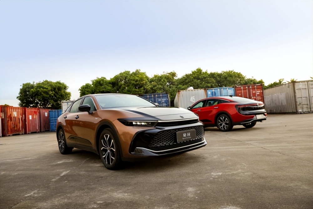 第16代丰田皇冠sportcross2.4t,皇冠crosssport2.4t混动沉浸式体验