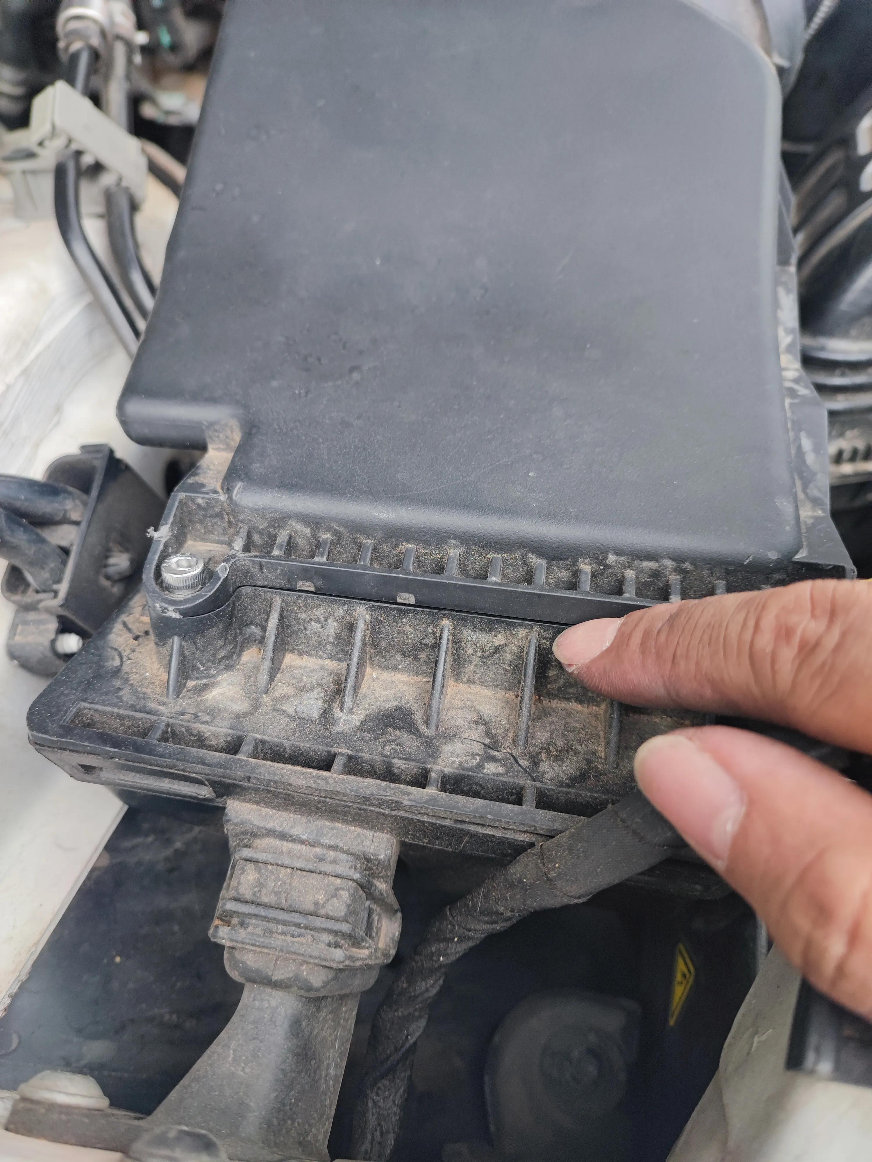 空滤螺丝滑牙怎么办,空滤外壳螺丝滑丝怎么补救