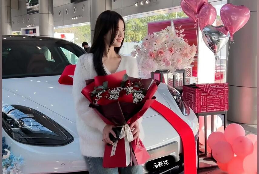 吕德华妹妹户外视频,吕德华妹妹露脸