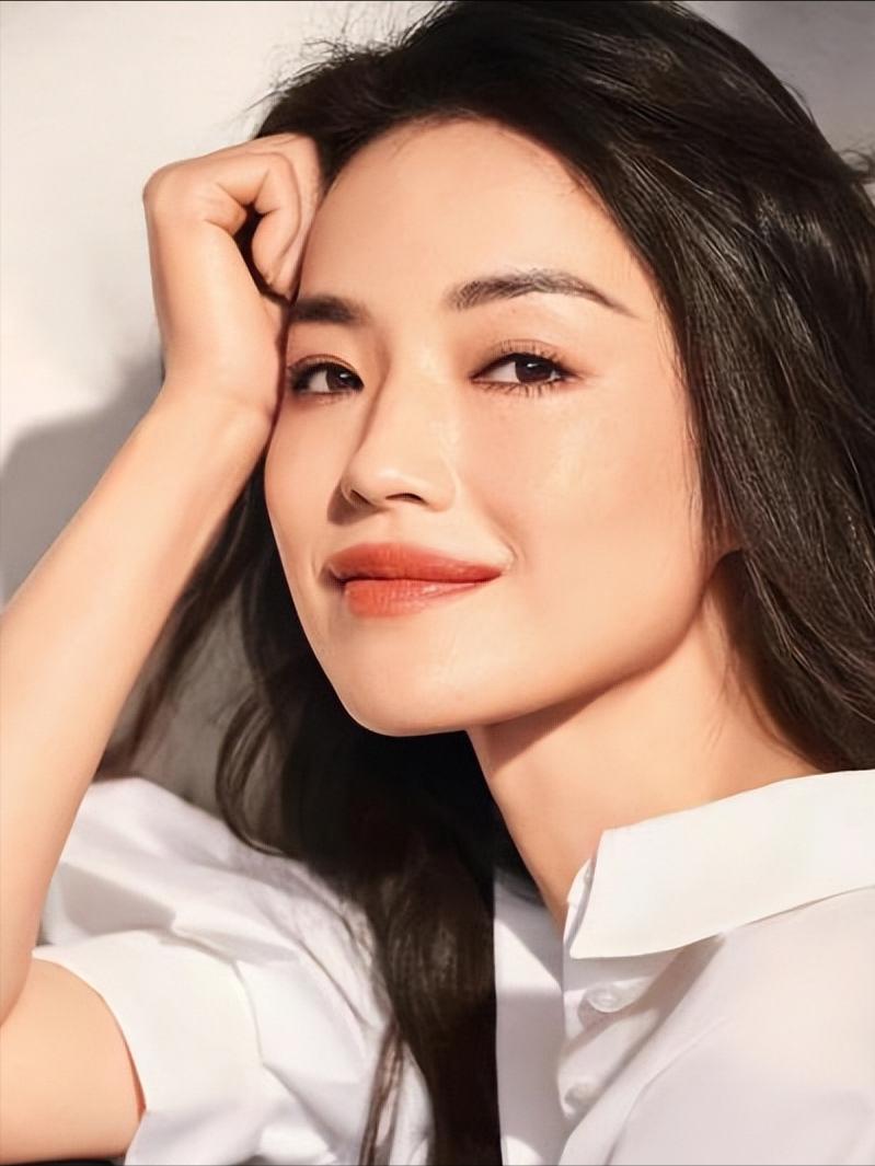 从“最惨*星艳**”到“上岸者”：曾经的香港绝色，如今怎样了？