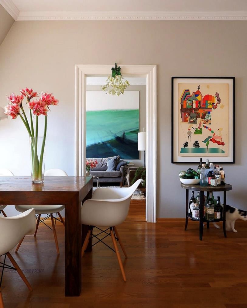 32岁德国牙医的家，整屋干净整洁且温暖，喜欢花和猫的生活很精致