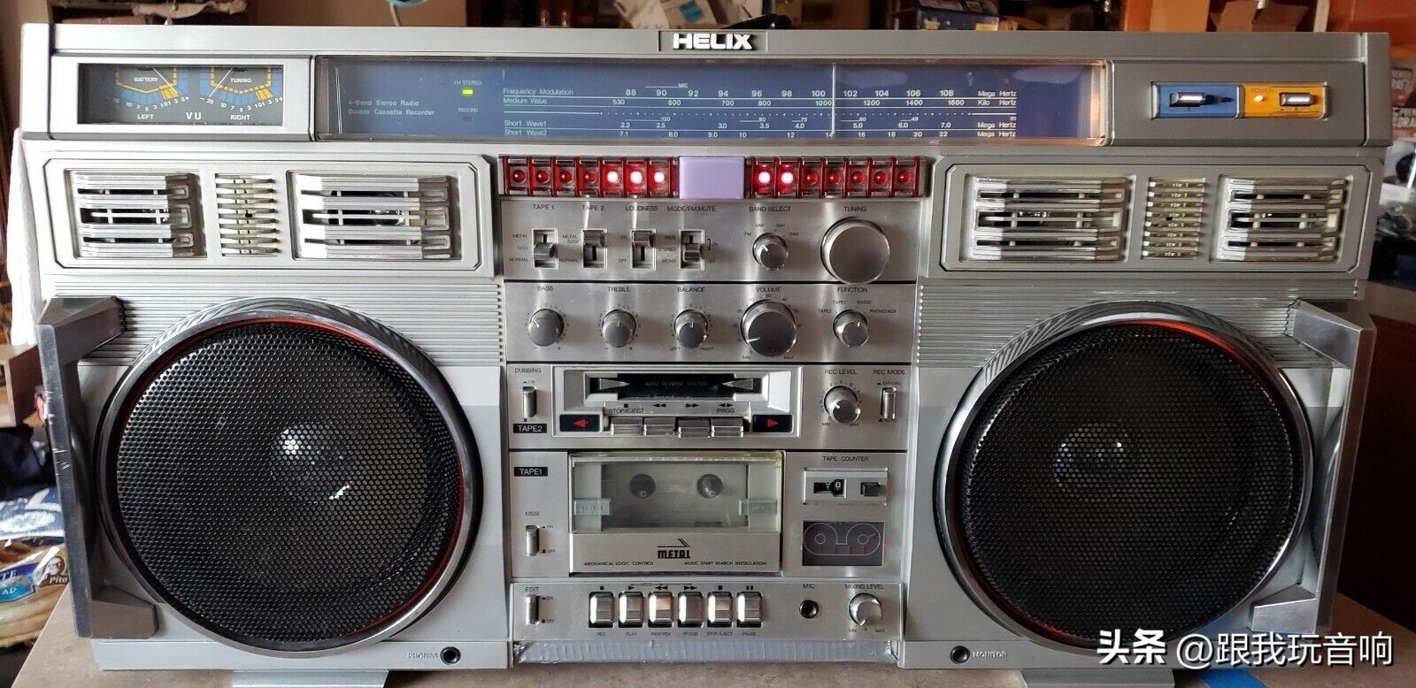 80年代复古科技聚焦：经典的康宁ConionC-100F老式收录音机音响