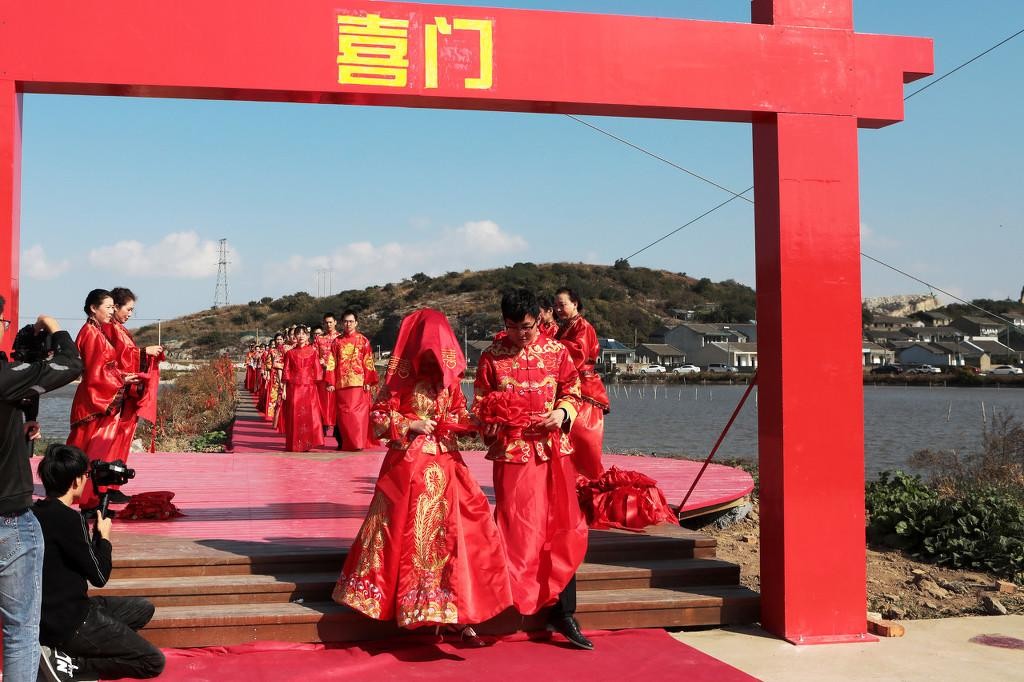 两头婚女方该不该不要彩礼,两头婚女方要彩礼合适吗