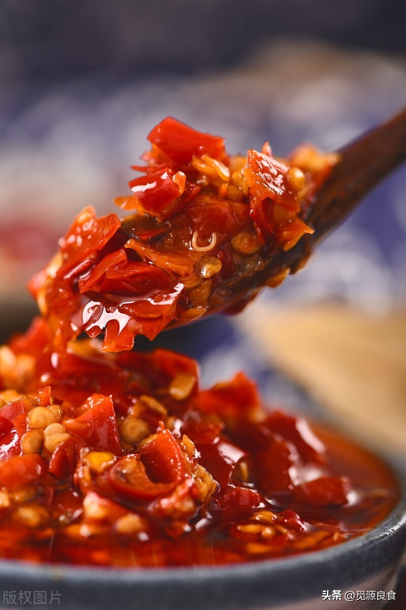 做辣椒酱要不要把辣椒炒一下,做辣椒酱不放盐不放油直接放酱油