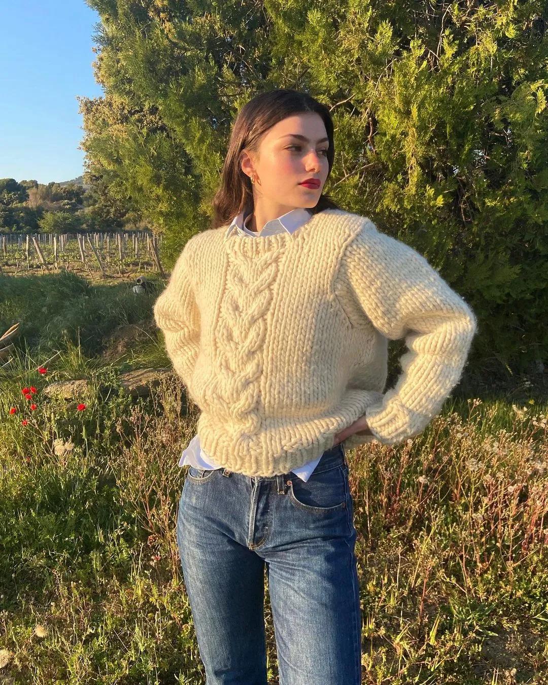 没想到!这3款“奶奶款毛衣”让姑娘们这么上头