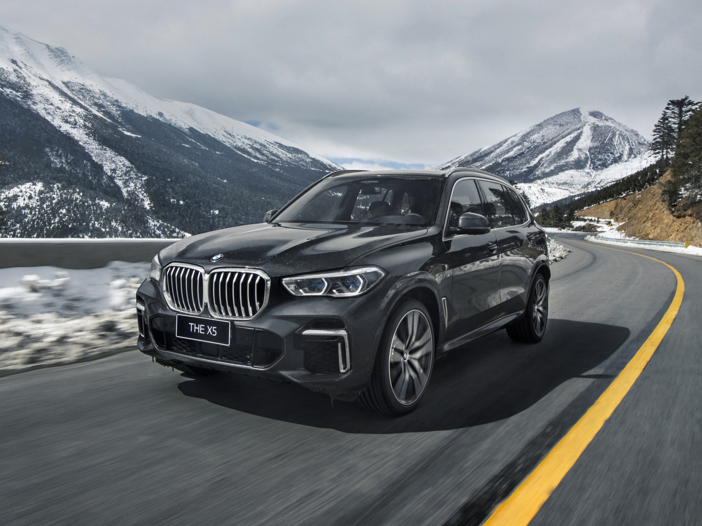 离了大谱！2.8T国六普拉多重回国内，价格比宝马X5还高得多