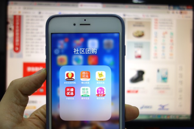 大连机场韩旅客挂白牌,大连机场给韩旅客挂白牌照片