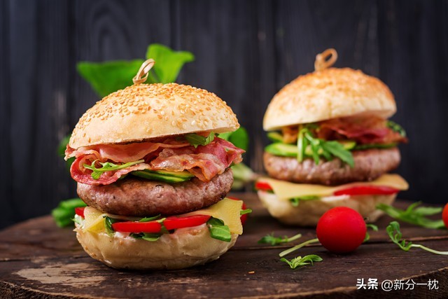 为什么很多人认为汉堡是垃圾食品,汉堡真的很垃圾没营养吗