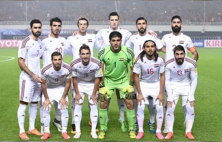 12强国足两场惨败,12强赛国足丢球集锦