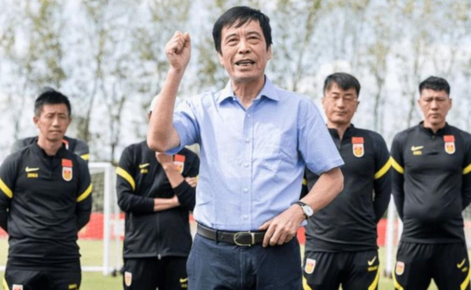 足协主席被查！球迷：最好的节日礼物！