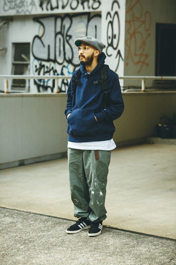 黄杏色和军绿色哪个不过时,军绿色裤子如何穿出高级感