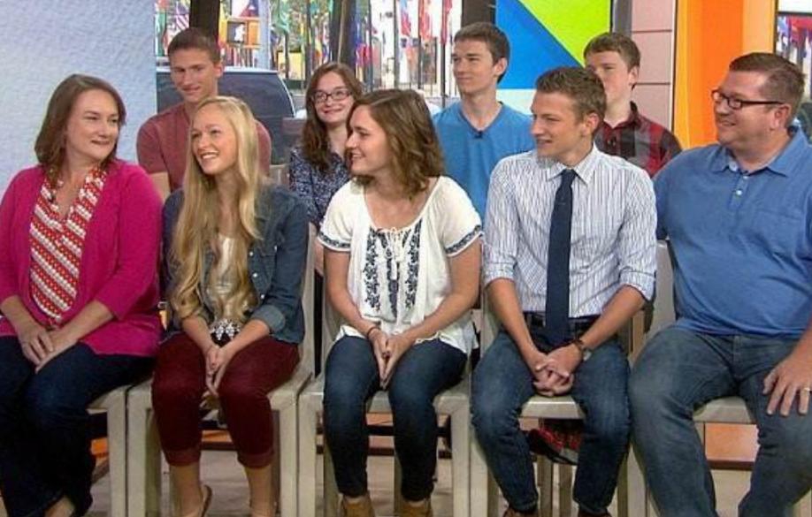 美国孕妇一口气生下20个女儿,美国孕妇生21个小孩