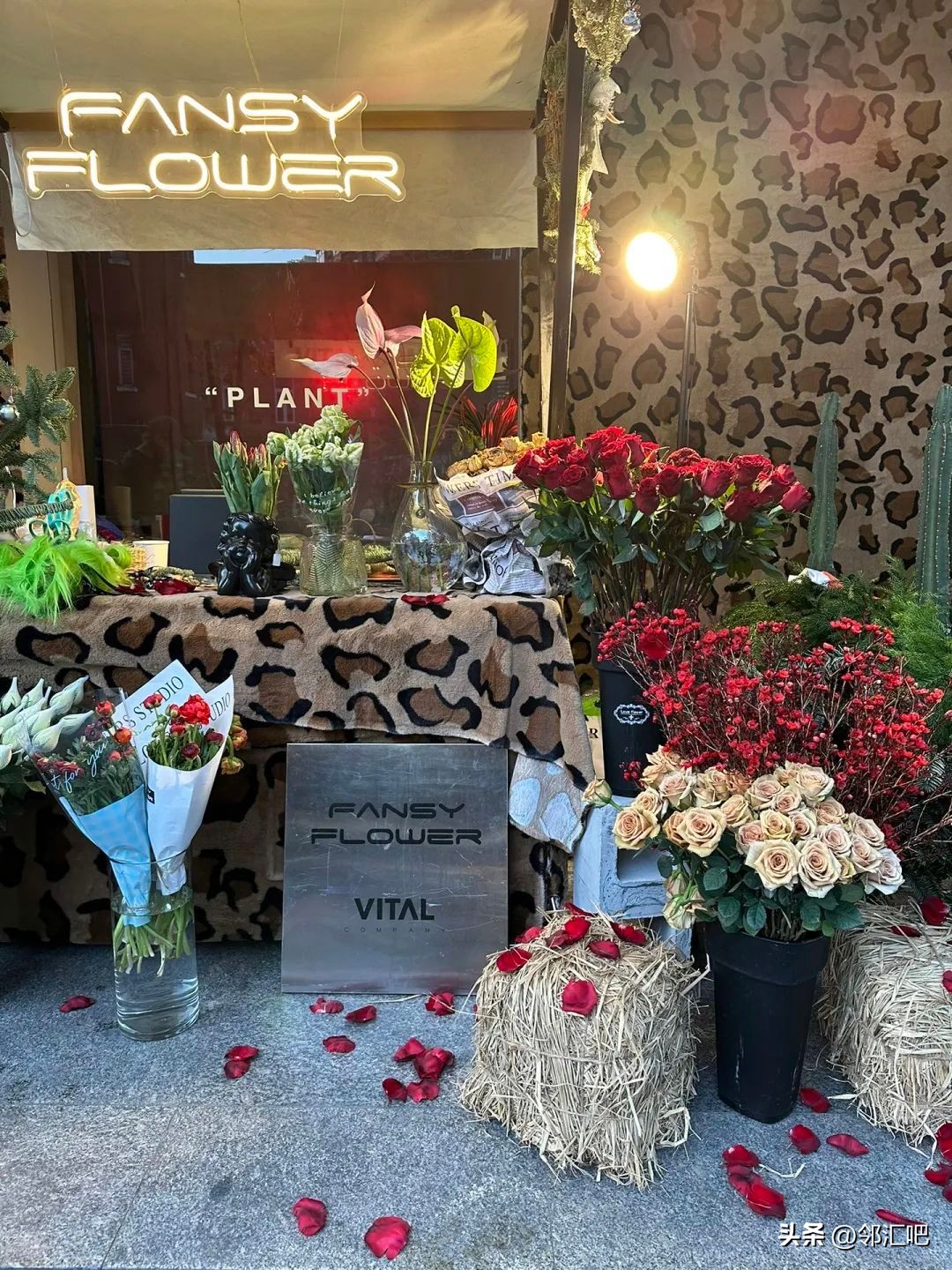 美妆产品适合开店吗,美妆生意怎么入门开店呢