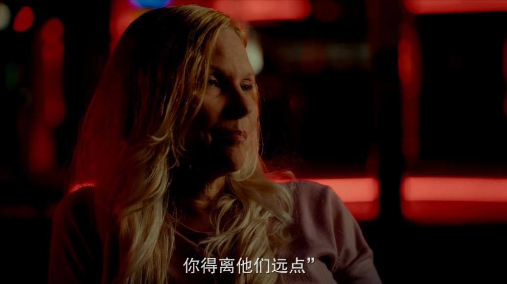 被养父绑走，性侵，被逼成脱衣舞女，美国这桩丑闻，太荒唐了