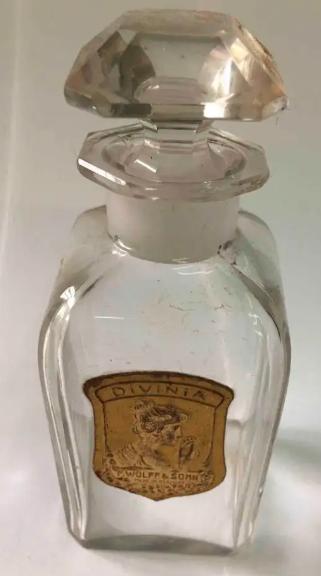 民国女性化妆品,民国女性穿什么化妆