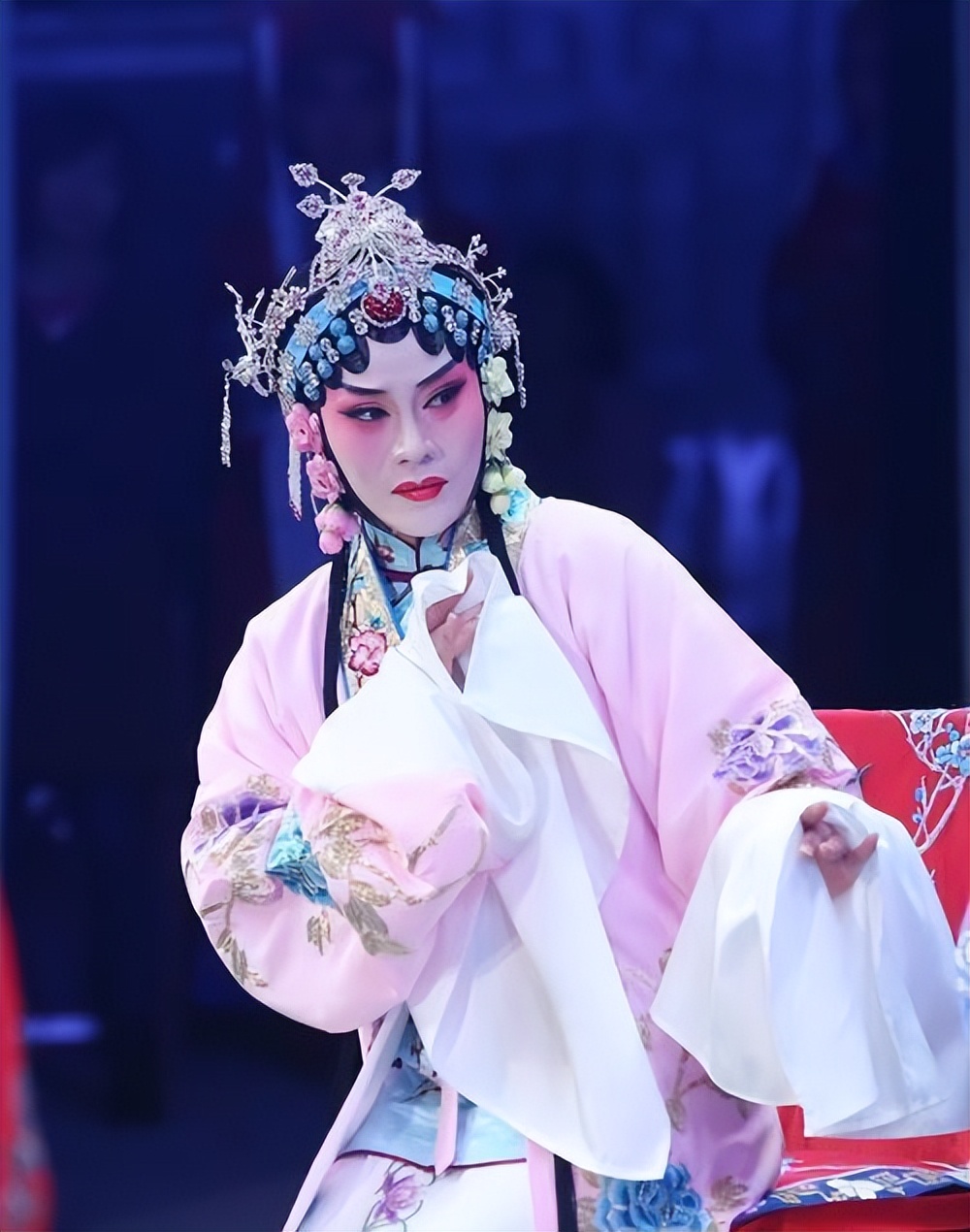 歌手李娜出家后靠什么生活,歌手李娜为什么会选择出家