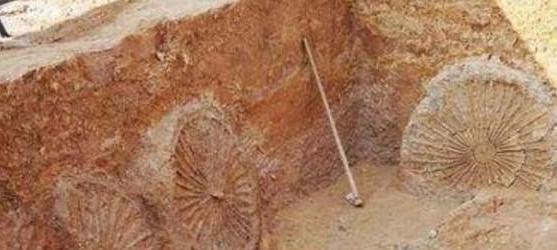 农村发现神奇的古墓,农村古墓发现神秘古砖和洞穴