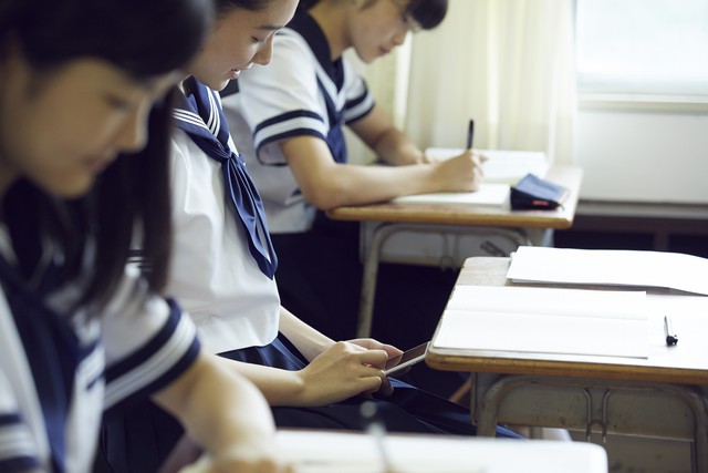 痛心疾首，通过QQ聊天，*脑洗**、隔空猥亵、强奸未成年人被执行死刑