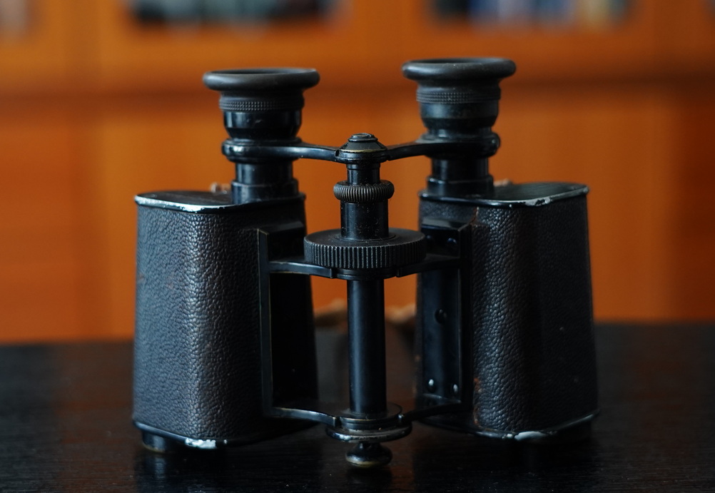 战争时期的老式军用望远镜,战争年代的18倍望远镜