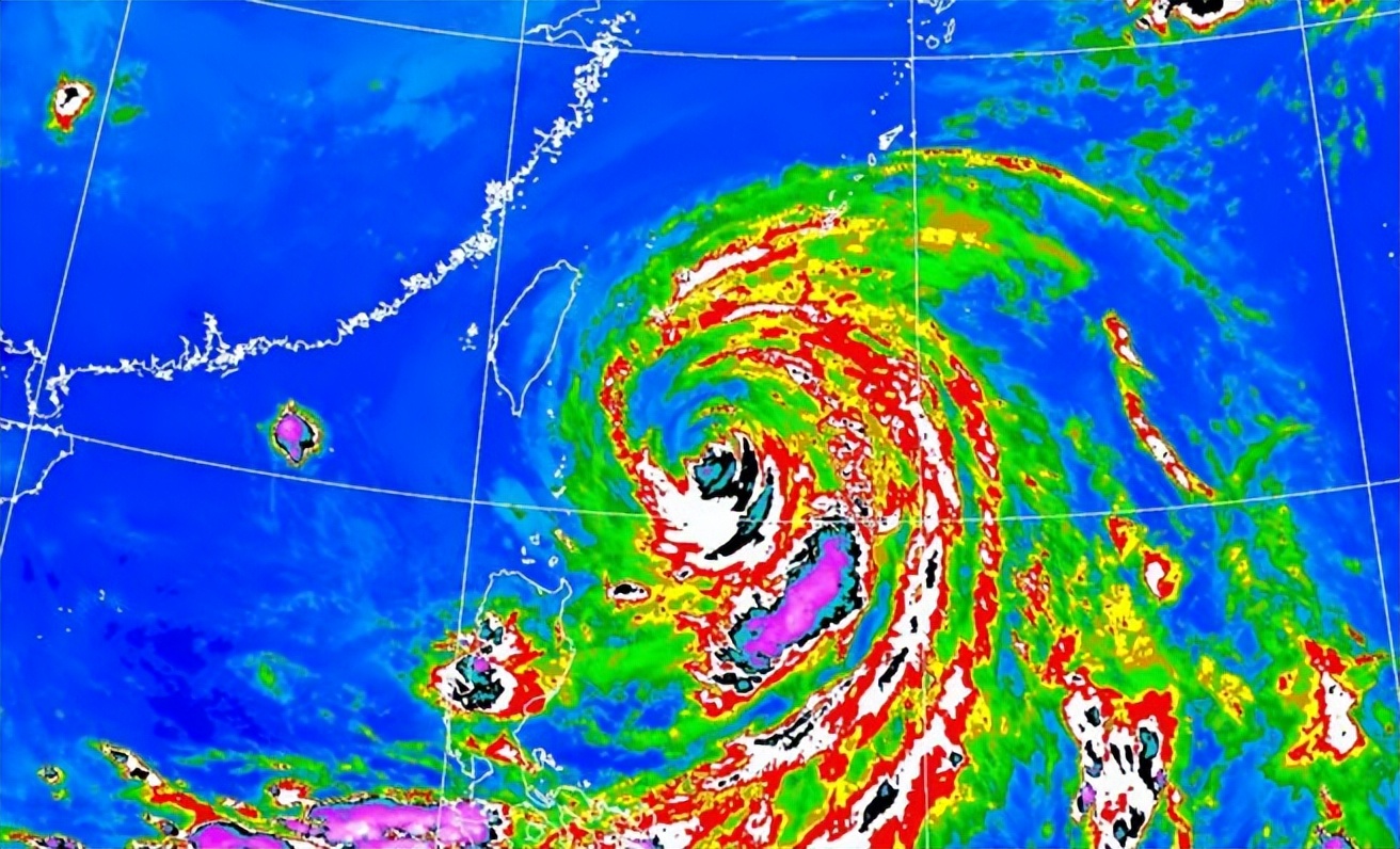 4艘海警船追日本舰,日本舰与中国海警船