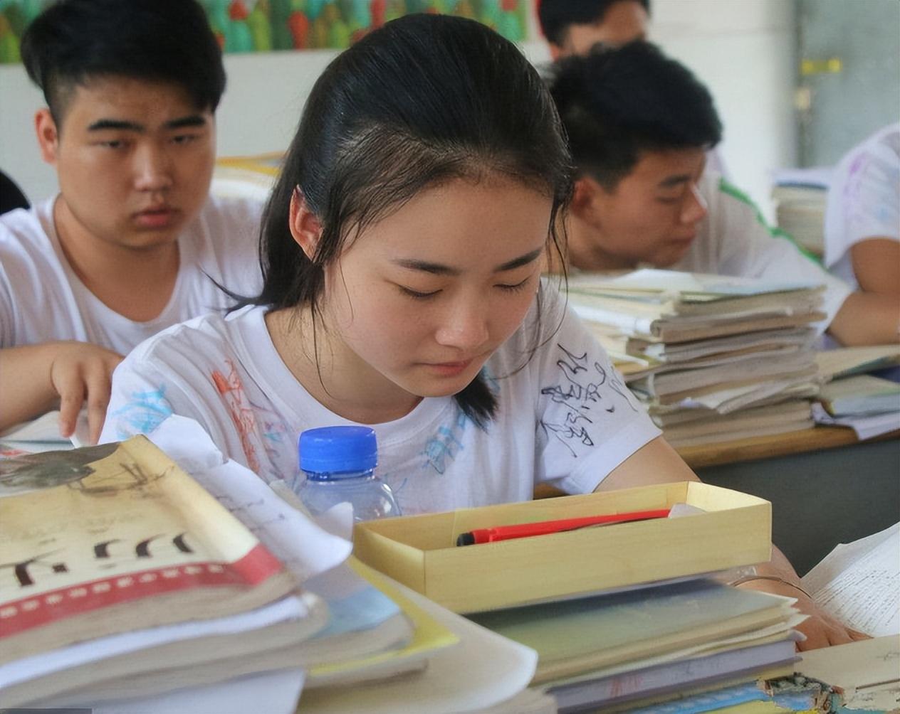 云南女孩李盈为什么要考国防科大,云南学霸李盈圆梦国防科大