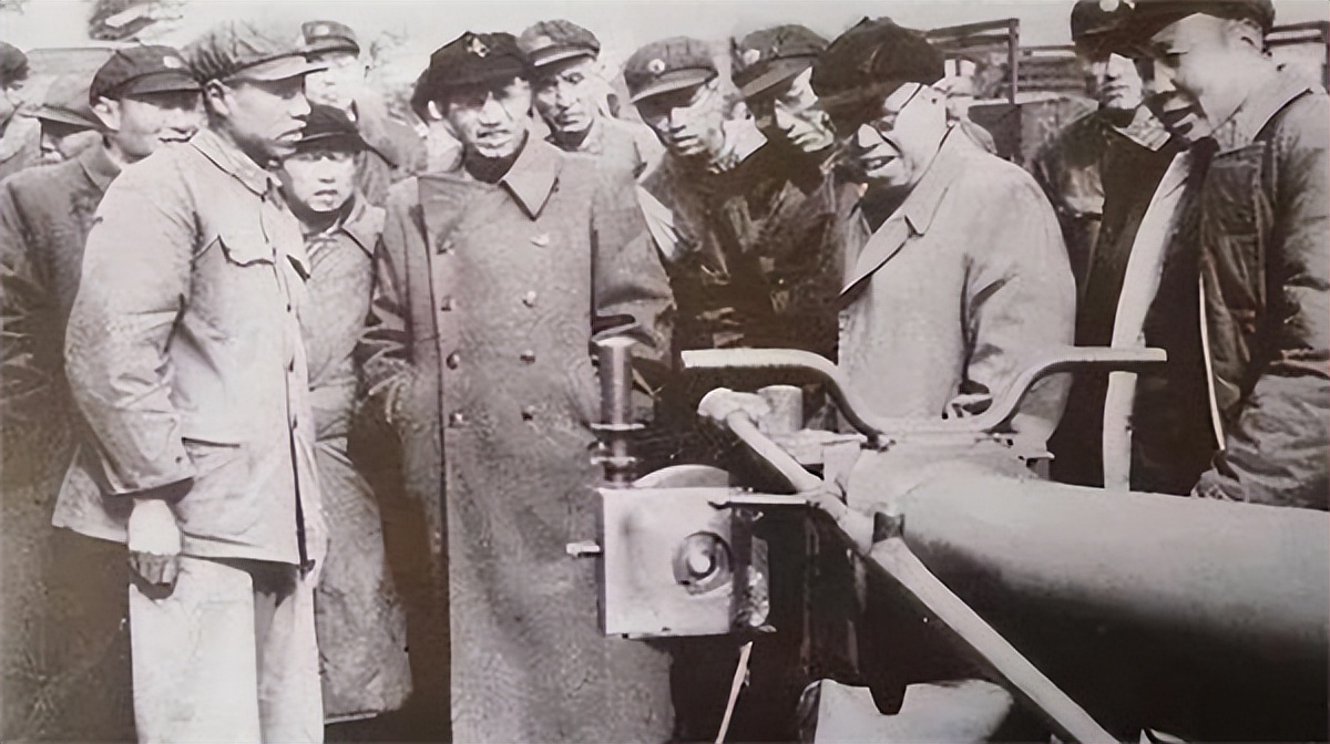 他是十大元帅中唯一的大学生,因资历浅备受争议,主动降级被拒绝