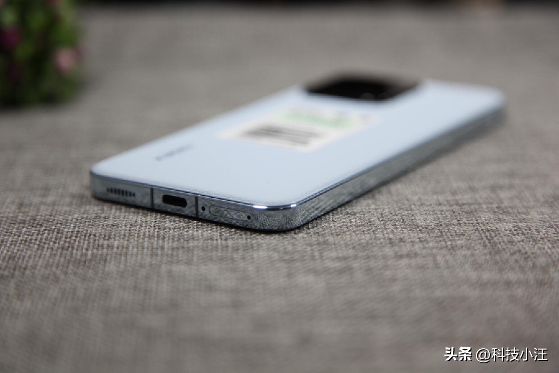 小米13远山蓝是科技纳米皮吗,小米13远山蓝玻璃版