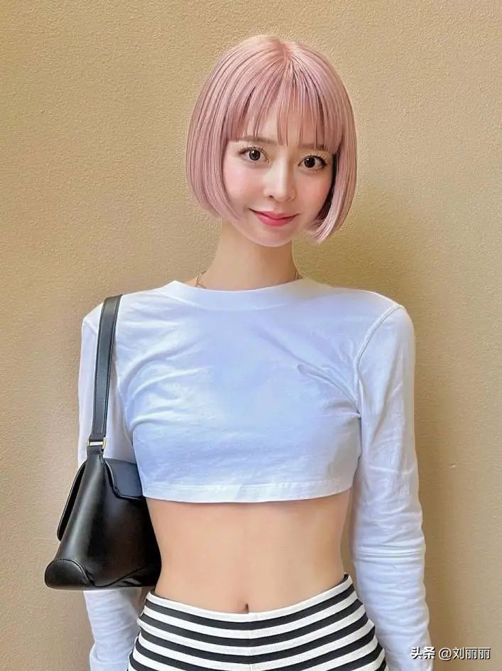 气质优雅发型女2020流行发型,适合女性的发型2020流行发型