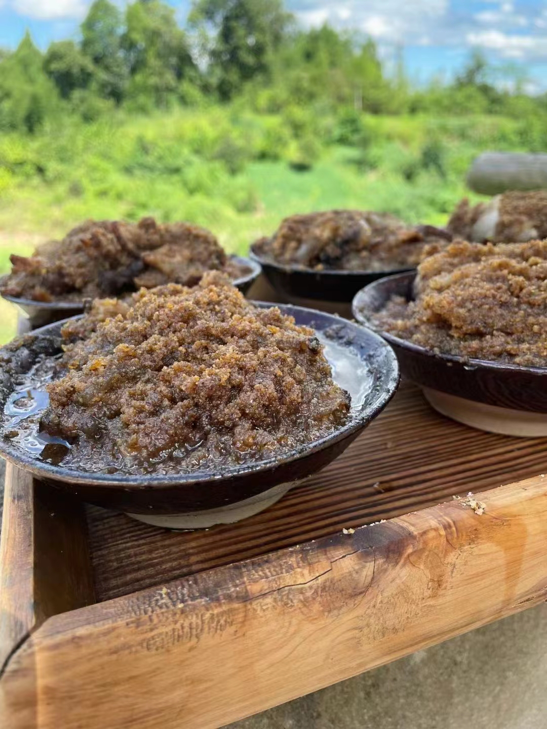 “毛妈妈”网上售卖150碗自制扣肉，何以遭判赔买家5万？电商注意：外包装标注不全的“三无”产品卖不得