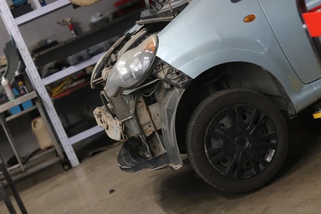 2010款比亚迪f0翻新案例,比亚迪f0全车翻新喷漆多少钱