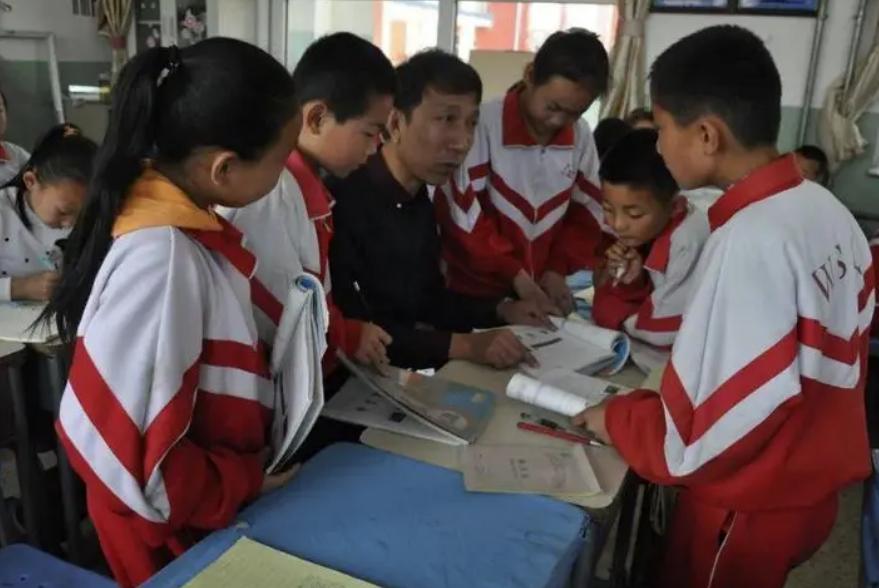 教育局霸气回应高中补课,一中学被家长举报结果退款逾百万