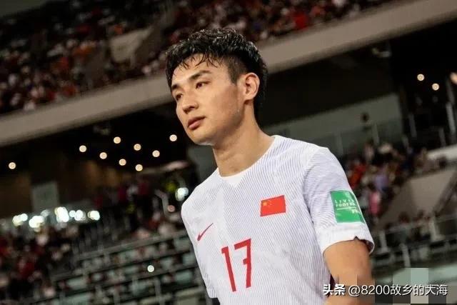 又一个帅哥国脚撩美女